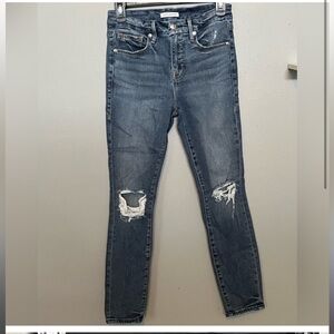Good American Distressed Crop Jean Size 2/26